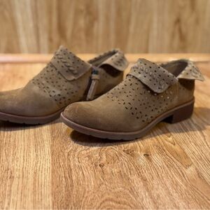 NEW Sofft Bristol Brown Suede Ankle Boots, Women's size 7.5